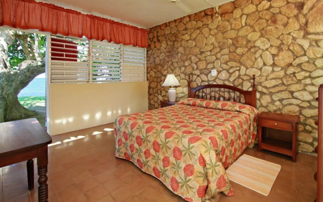 Miramar Villas, 6br by Jamaican Treasures