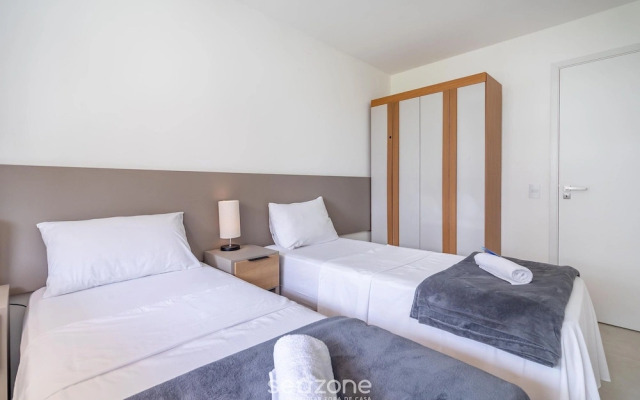 Apt w/ Balcony, BBQ & Pool View Ano0209