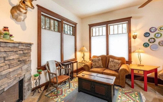 Manley  (381887) 4 Bedroom Home by RedAwning