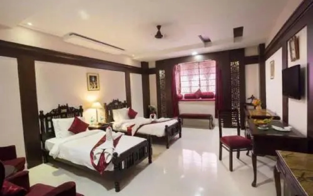 Hotel Bhanwar Singh Palace
