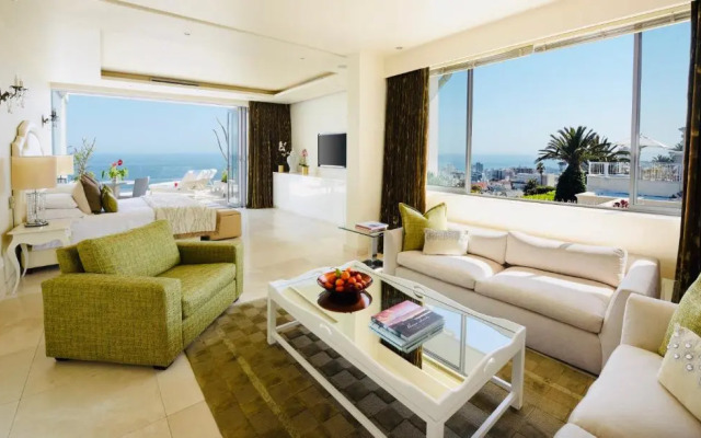 The Clarendon - Bantry Bay