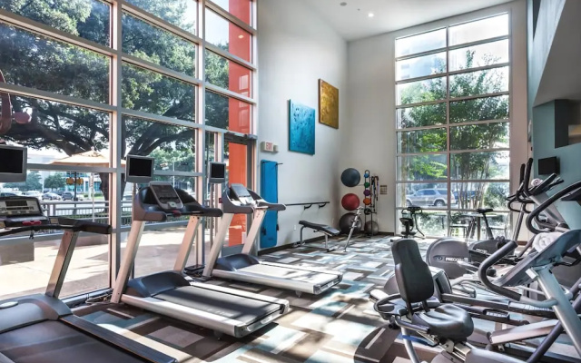 36sixty By Sterling Suites