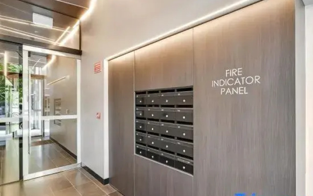Modern 2BR Apartment with Smart TV and Views