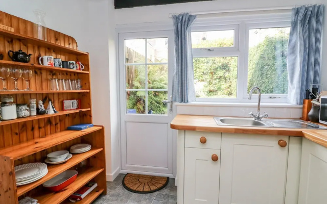 4 Oakfield Cottages