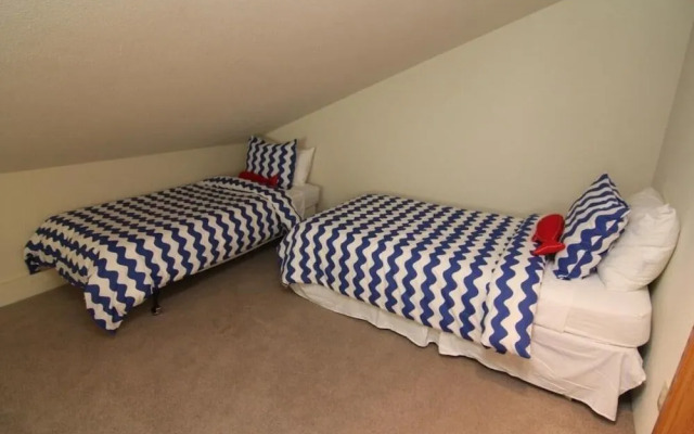 Logan's Lodge
