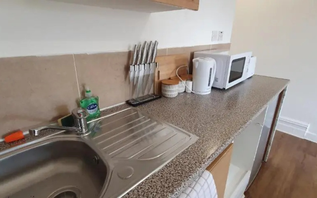 Fast Broadband, Budget Stay, Free Netflix.