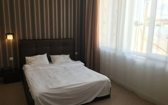 GIA Suites