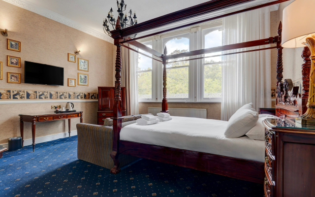 Liverpool Aigburth Sefton Park Hotel By Belvilla
