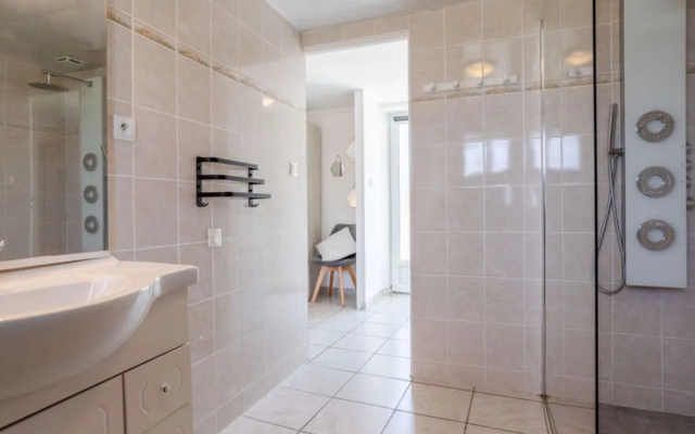 House Loyat Pirou