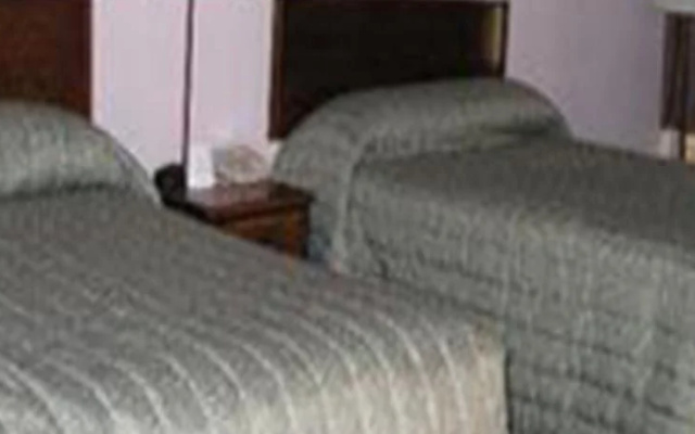 Budget Host Inn and Suites Memphis