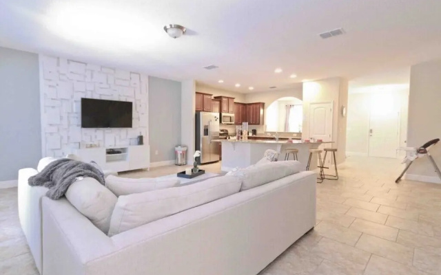5361 Oakbourne Avenue 6 Bedroom Home