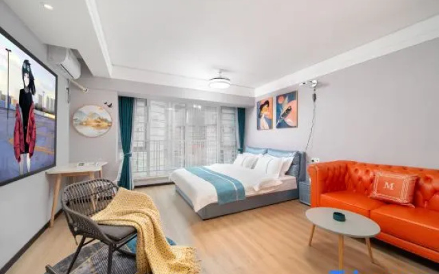 Shangyuan Boutique Stay Movie Apartment (Zhongjiacun Subway Station Guiyuan Temple)