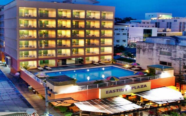 Eastiny Plaza Hotel вид на фасад