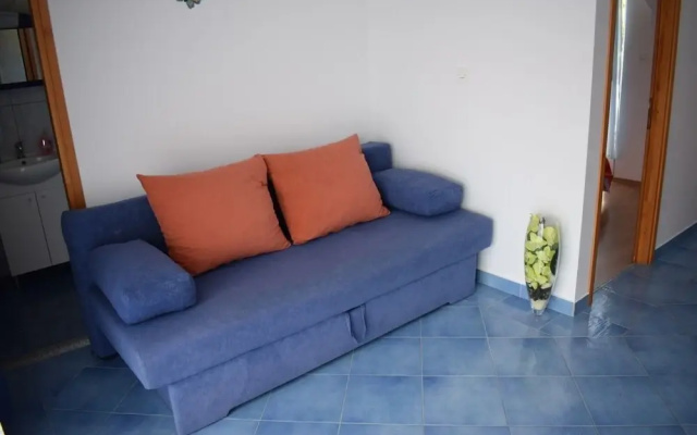 Den - With Pool - C3