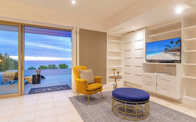 YOLO Spaces - Clifton White House Villa