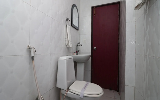 Jatin Hotel By OYO Rooms