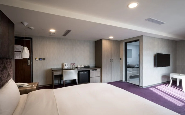 Jung Zaw Business Hotel