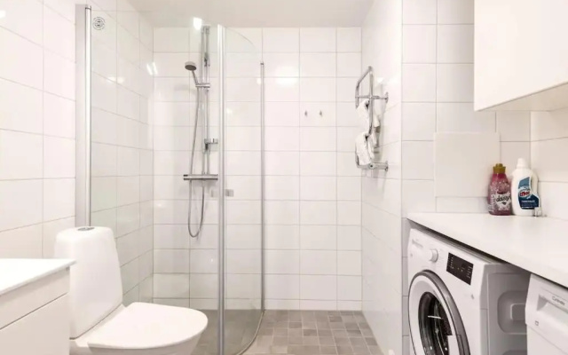 Luxury Business Studio Apartment - Garden View