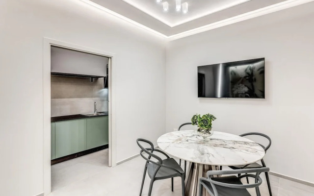 Grey Diamond in Naples