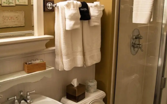 Williamsburg Sampler B & B