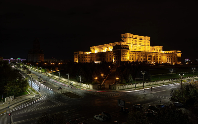 Views of Palace of the Parliament 2BR Jungle Theme