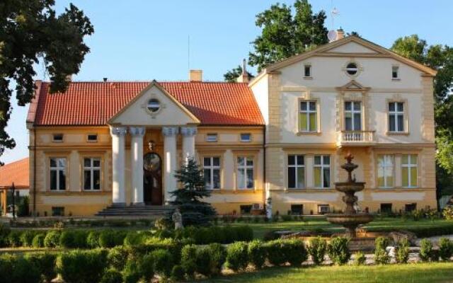 Отель Pałac Piorunów & Spa вид на фасад