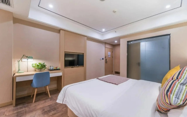 Haoma Shangpin Hotel (Chongqing Yuanyang Light Rail Station)