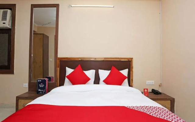 OYO Flagship 15751 Main Wazirabad Road