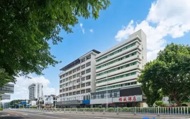 Baisheng Hotel