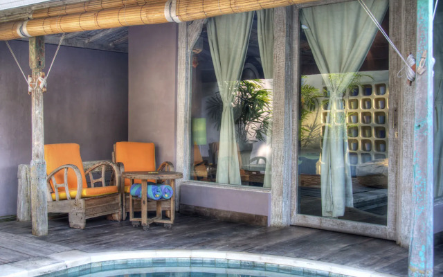 Villa West