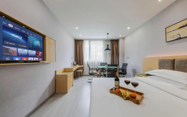 Super 8 Hotel (Wanzhou Wanda Plaza Gaosuntang Pedestrian Street Store)