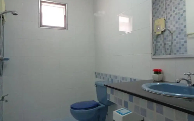4 Bedroom Villa Private Pool Central Pattaya 15 min Away