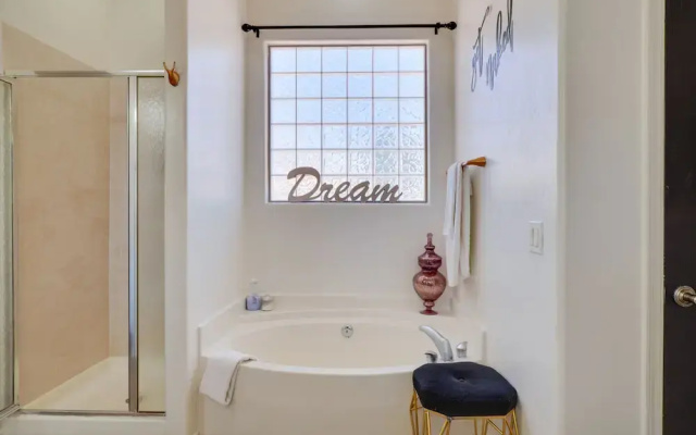 14 Mi to Dtwn: Tucson Escape w/ Patio!