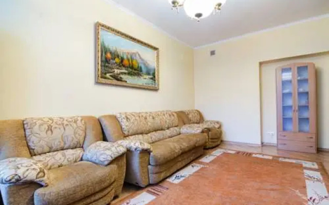 Three Bedrooms Apartment,   Doroshenka ,57