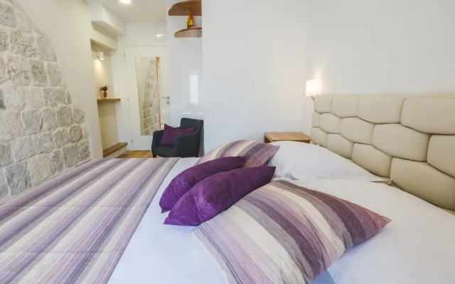 Sir George Luxury Suites