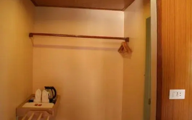 Bangrak Pier Bungalow