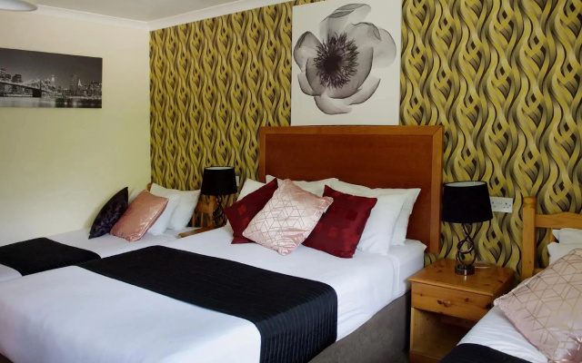 Little Foxes Hotel & Gatwick Airport Parking