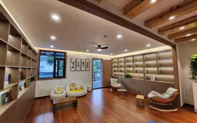 Xi'an Baishiyunju Homestay (Qinling Wildlife Park Branch)