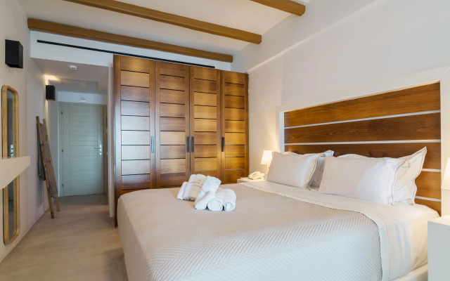 Apeiron Blue Santorini – Adults Only 14 plus by Apeiron Hotels