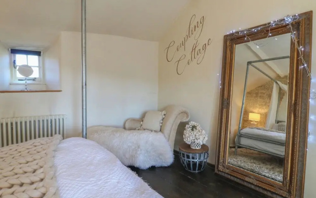 Coupling Cottage