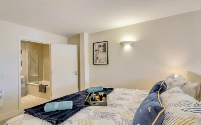 King St 1 bed apartment