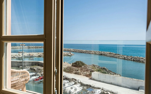 Avra Apartments Kolymbari Harbour