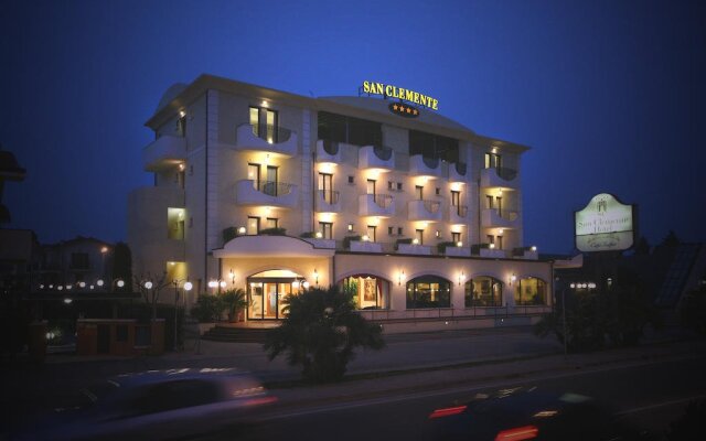 Hotel San Clemente вид на фасад