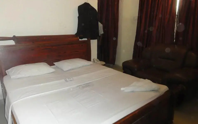 Royal Giraffe Hotel