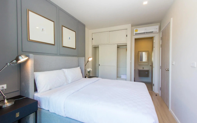Dlux Condominium