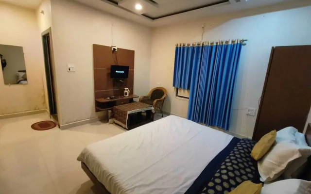 Hotel Basant Palace