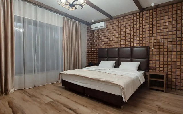 Апартаменты в отеле Red wood