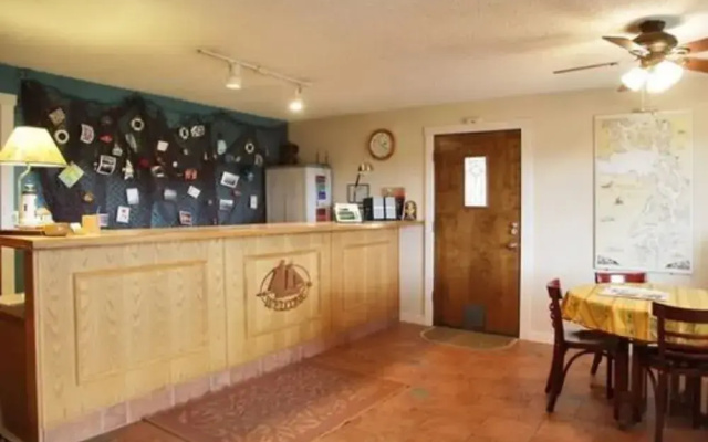 Harbor Inn