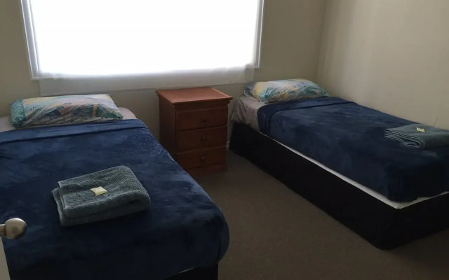 Holland Park Motel