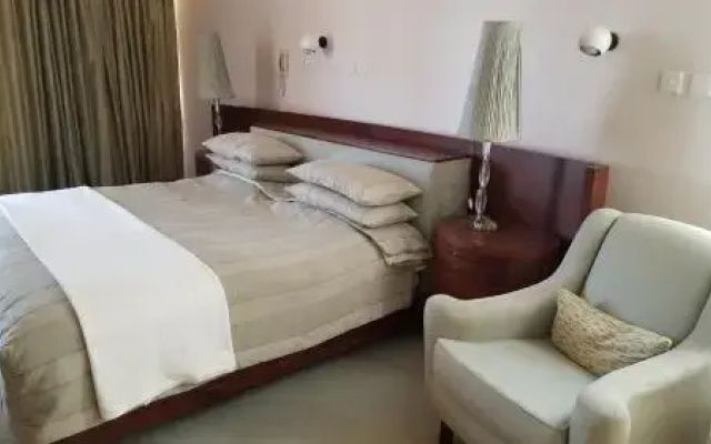 Bokmakierie Country Lodge